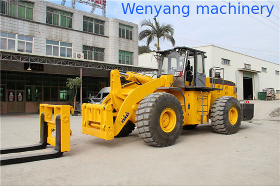 رافعة شوكية بعجلات بقدرة 23 طن قادرة على السير في جميع التضاريس مع شوكة منصات، وارتفاع رفع أقصى يبلغ 3480 ملم المزود