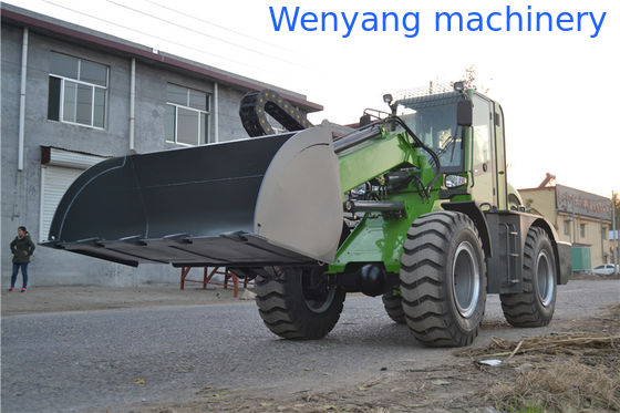 محمول عجلات 3 طن 1.5m3 دلو تلسكوبي بروم مع ارتفاع رفع أقصى 6050mm المزود