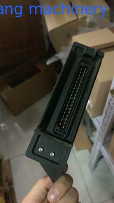 توفير قطع غيار ZF الأصلية الإلكترونية EST117 6057008011 المزود